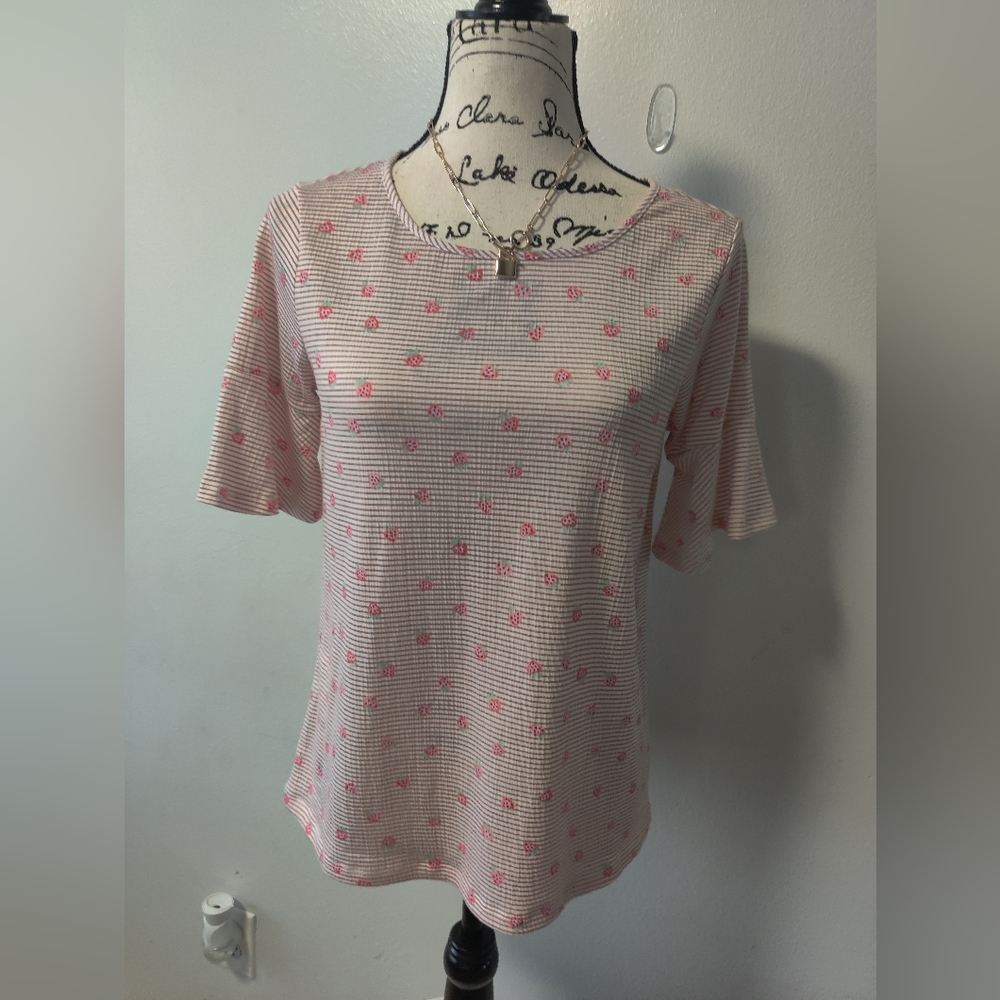 LC Lauren Conrad pink strawberry bell sleeve top size small like new